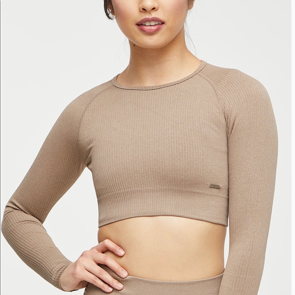 Lilia’s Active Ribbed Knit Set - Top and Pant - Size M & S - Picture 4 of 14